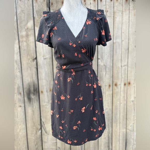 Super Cute n Sexy Black floral wrap dress size XS UNIVERSAL THREAD - Picture 5 of 8